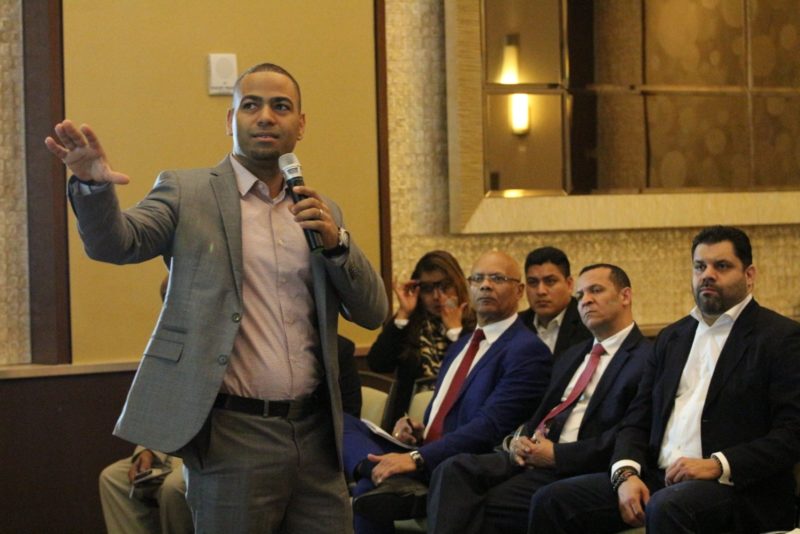 Richard Santos en accion